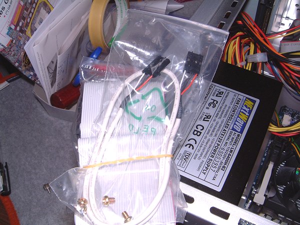 [写真：余った部品など。]